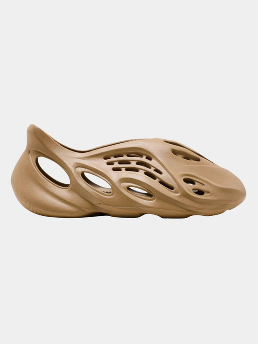 TENIS YEEZY FOAM RNNR OCHRE